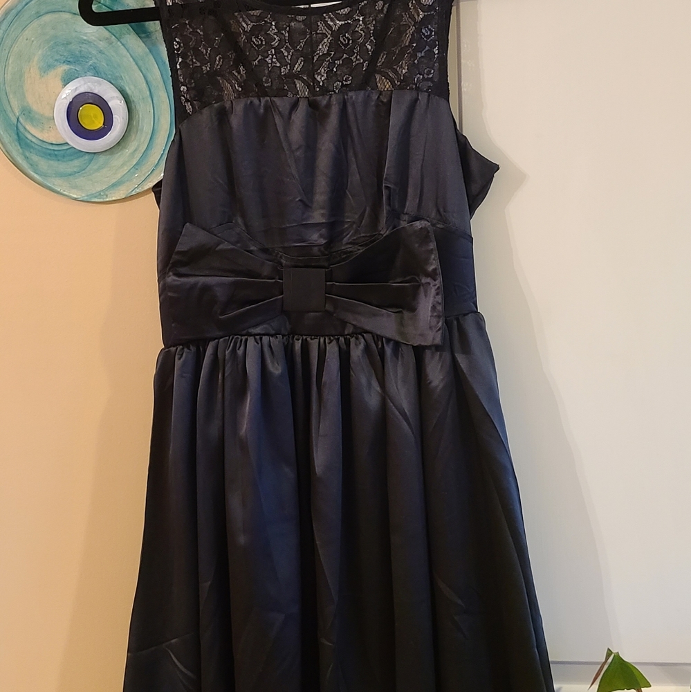 LOVE POINT Black Satin cocktail dress
